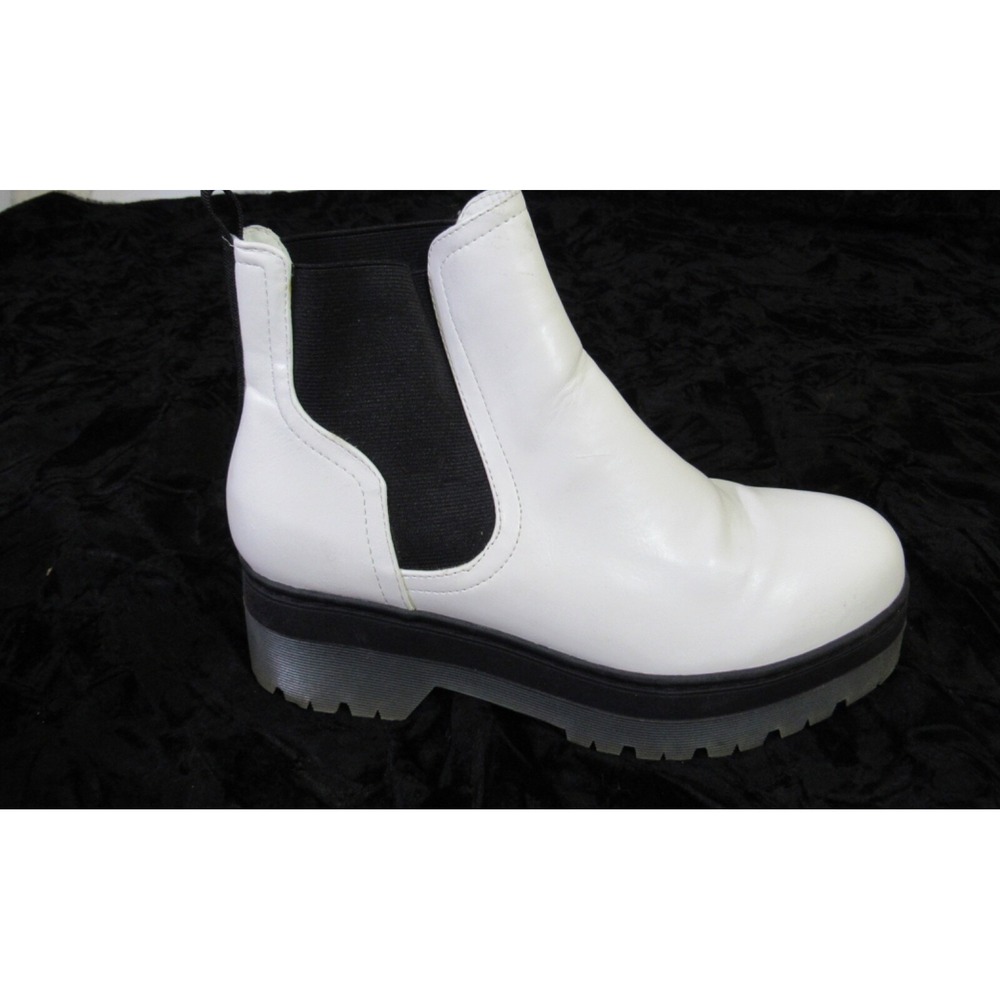 MIA White Malt Cayson Faux Leather Lugg‎ Platform Chelsea Boot Women's Size 7.5M